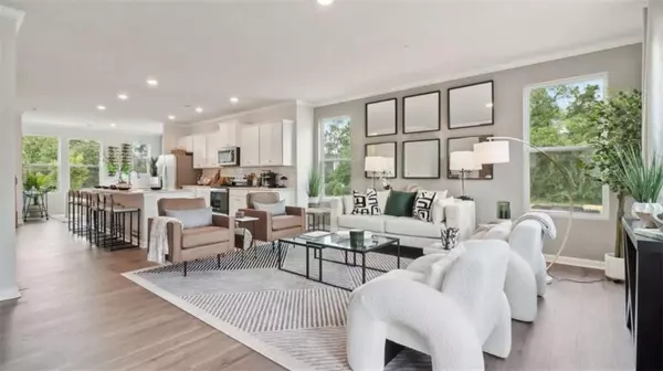 Hapeville, GA 30354,214 College CIR #1008