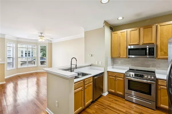 Atlanta, GA 30312,375 Highland AVE NE #907