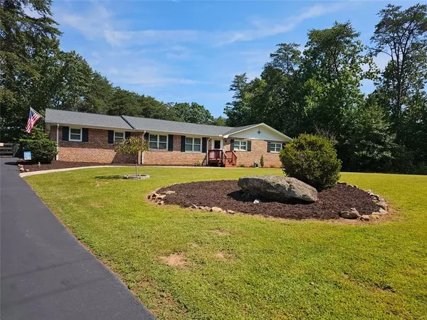 Cumming, GA 30040,102 Pine Lake DR