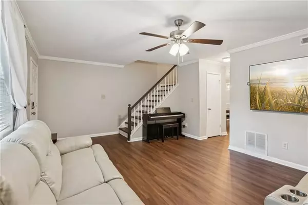 Atlanta, GA 30328,6900 Roswell RD #F8