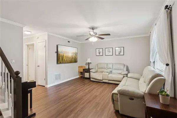 Atlanta, GA 30328,6900 Roswell RD #8F
