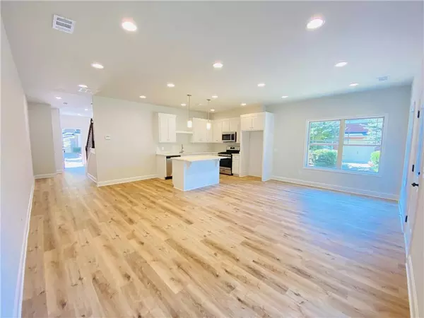 Decatur, GA 30032,1093 North Village DR