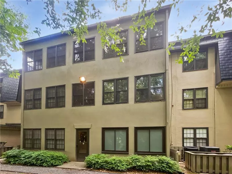 53 Monet CT NW, Atlanta, GA 30327