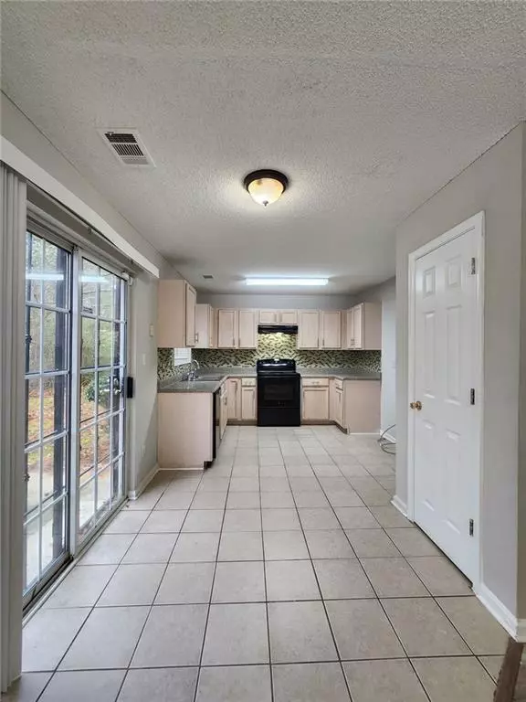 Lithonia, GA 30038,6613 Chestnut Oaks RDG