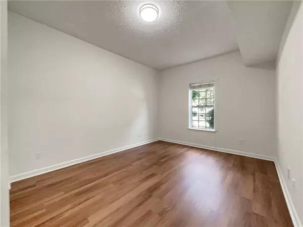 Dallas, GA 30132,70 Stallion RUN