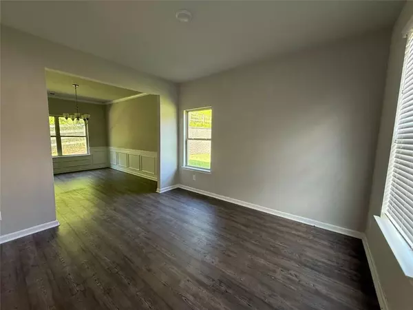 Canton, GA 30114,221 Creek View PL