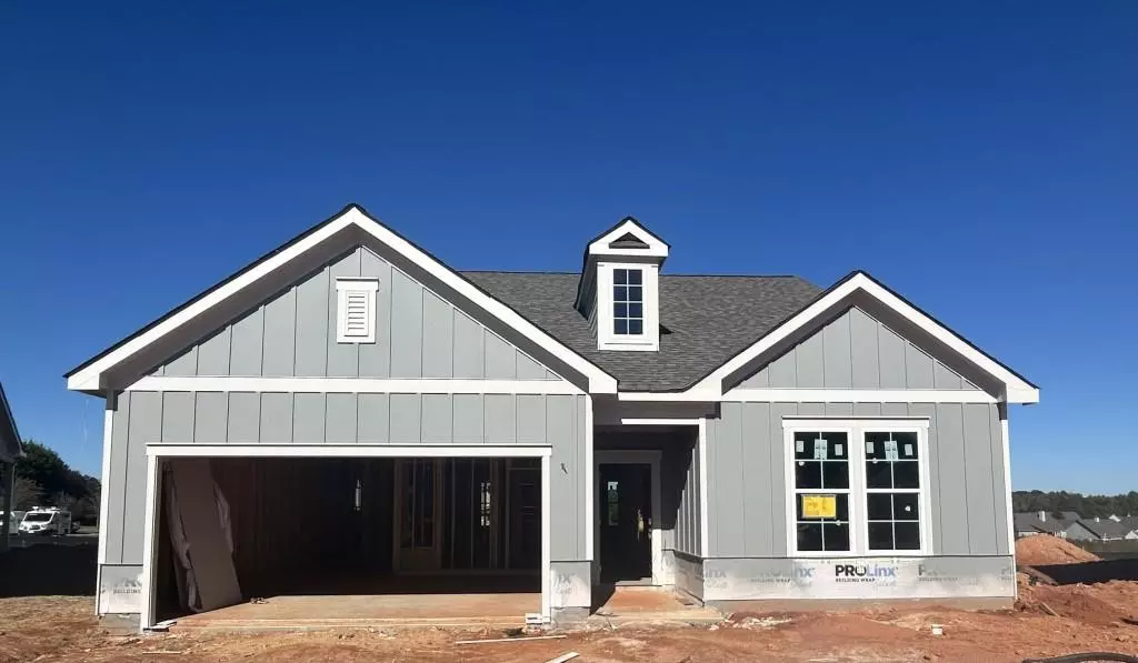 130 Purackal LN, Statham, GA 30666