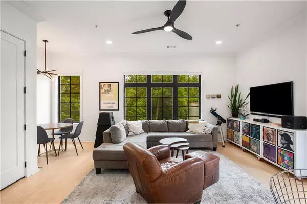 Decatur, GA 30030,417 E College AVE #302