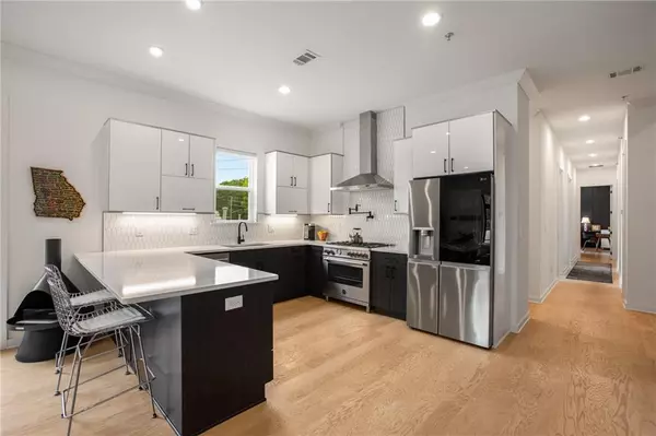 Decatur, GA 30030,417 E College AVE #302