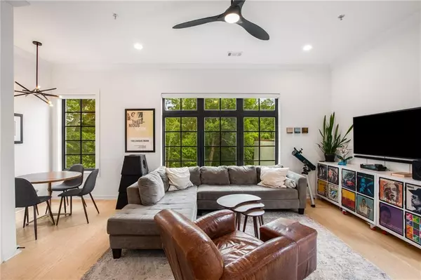 Decatur, GA 30030,417 E College AVE #302