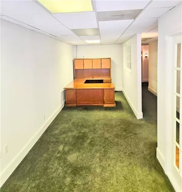 Decatur, GA 30033,1549 Clairmont RD #208