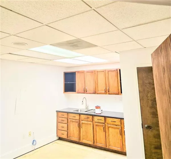 Decatur, GA 30033,1549 Clairmont RD #208