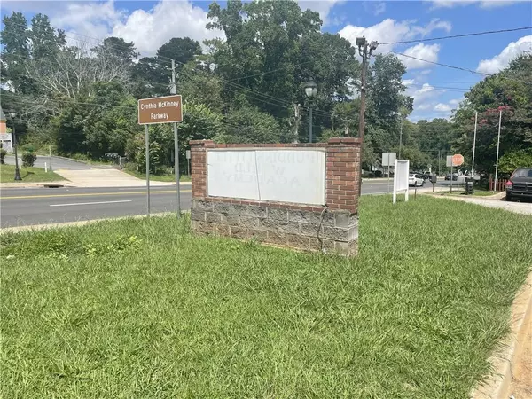 Atlanta, GA 30317,3021 Memorial DR SE