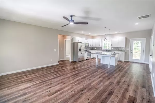 Canton, GA 30114,215 Pinecone LN