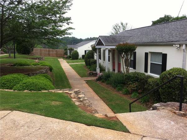1557 Stone Gate LN SE, Atlanta, GA 30317