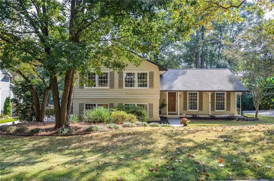 881 Huntington WAY NW, Lilburn, GA 30047