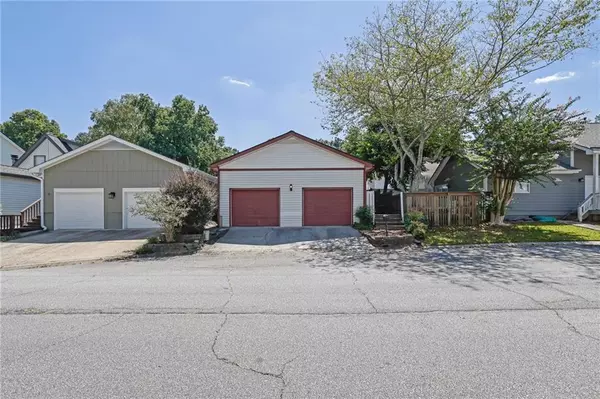 Marietta, GA 30067,2960 Black Bear DR SE