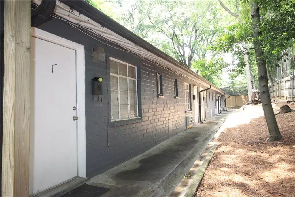 Atlanta, GA 30306,758 Saint Charles AVE #4