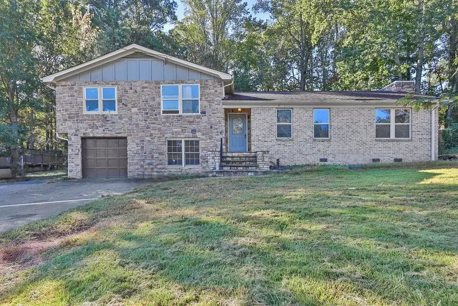 1200 Oakwoods DR, Woodstock, GA 30188