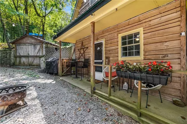 Ellijay, GA 30540,328 Morton DR