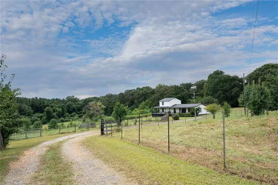 255 Reynolds RD, Cedartown, GA 30125