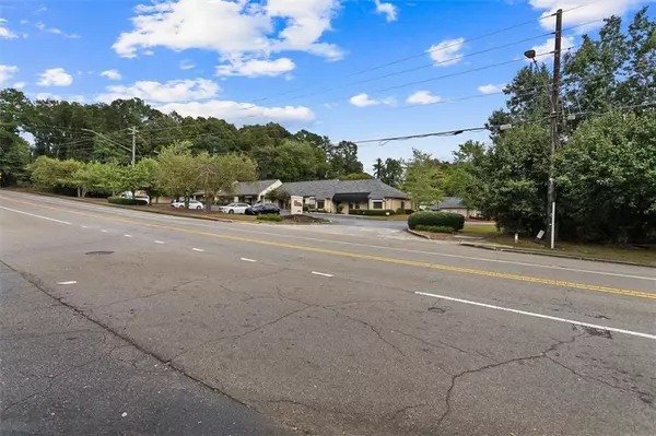 Roswell, GA 30076,875 Old Roswell RD #A600