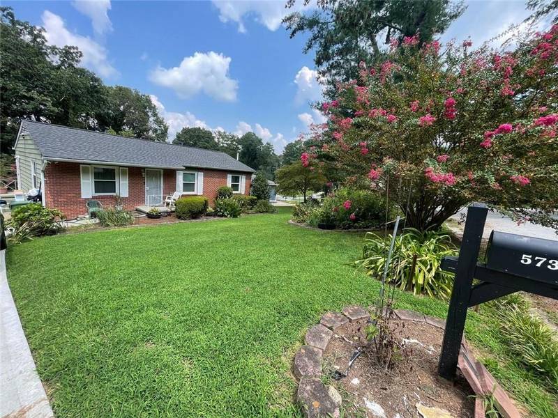 573 Alfred RD NW, Atlanta, GA 30331