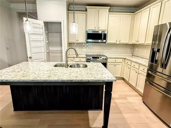 Acworth, GA 30101,4561 Grenadine CIR