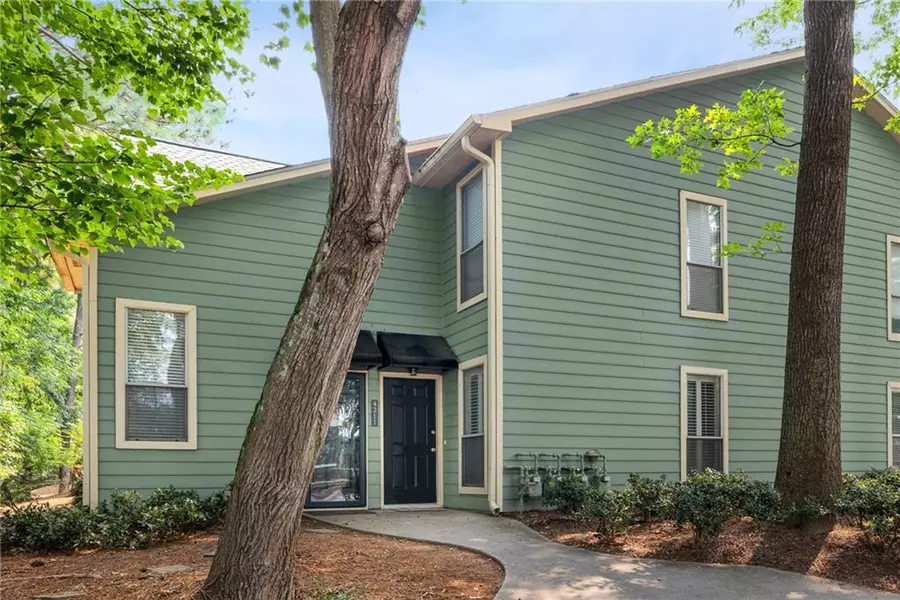 4211 Canyon Point CIR, Roswell, GA 30076