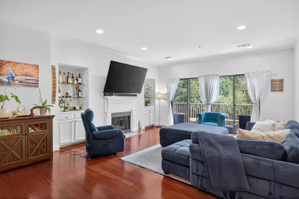 Atlanta, GA 30324,2865 Lenox RD NE #207