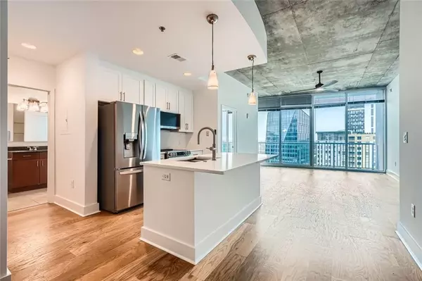 Atlanta, GA 30309,950 W Peachtree ST NW #1913