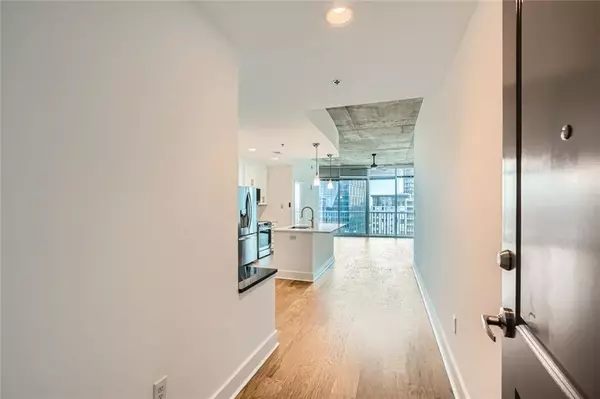 Atlanta, GA 30309,950 W Peachtree ST NW #1913