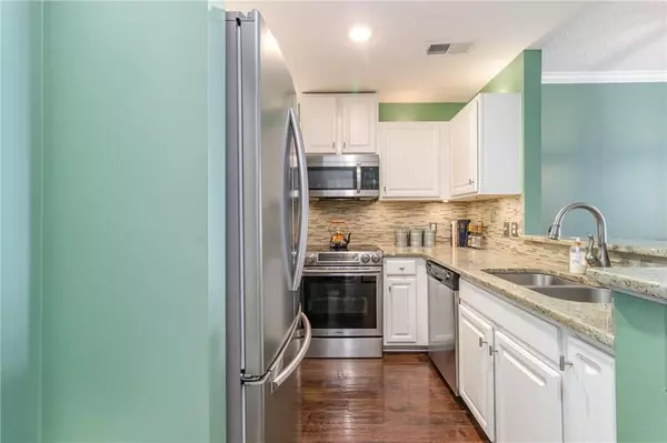 Atlanta, GA 30309,1101 Juniper ST NE #822