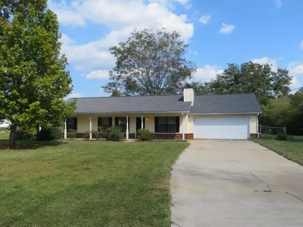 30 Oak Wood LN, Covington, GA 30016