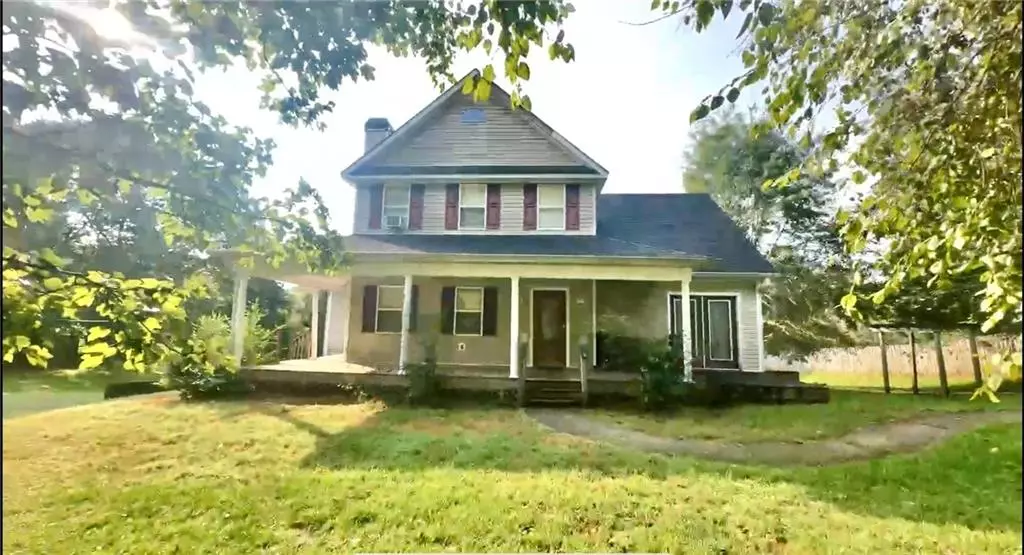 56 W Ridgeway RD, Maysville, GA 30558