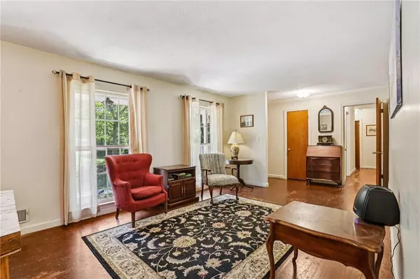 Marietta, GA 30068,11 Cecil DR