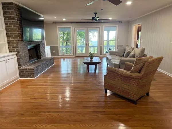 Cornelia, GA 30531,1134 Old Lake Russell RD