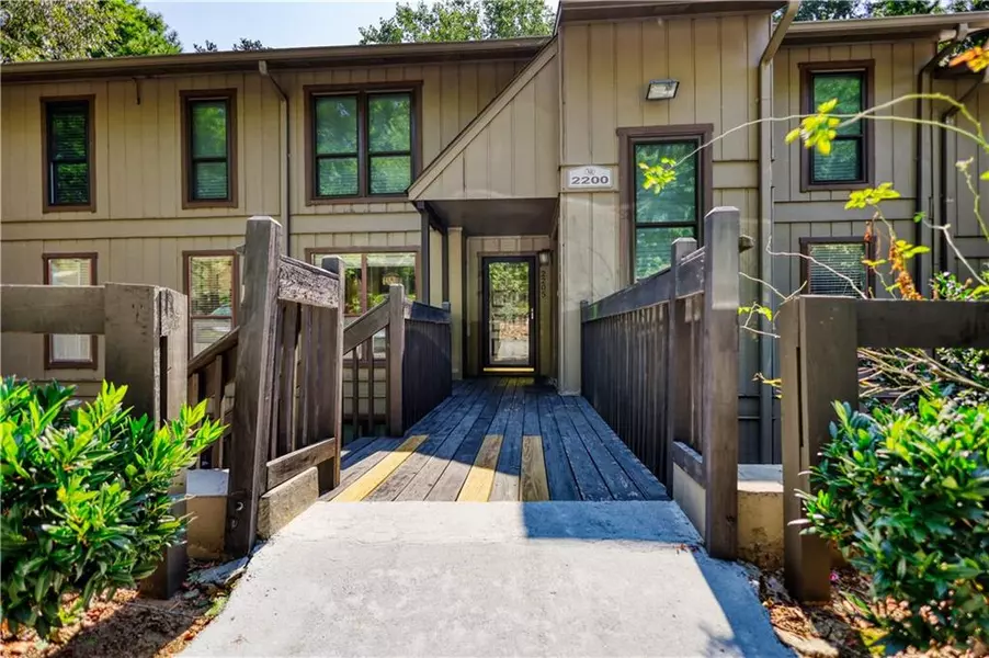 2205 Cumberland CT, Smyrna, GA 30080