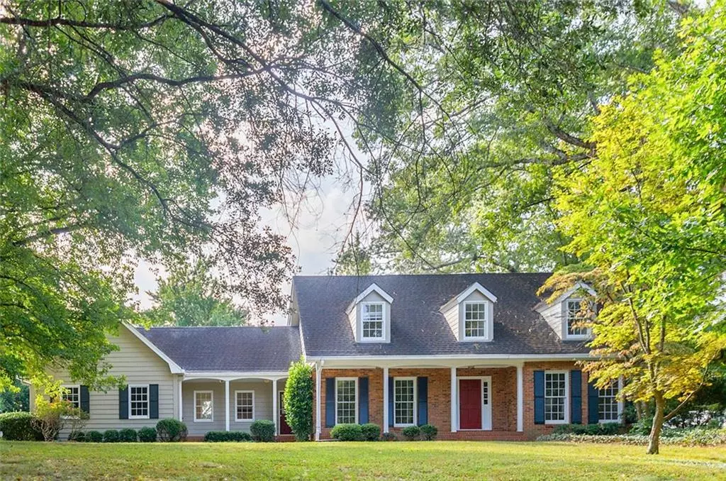 Dunwoody, GA 30338,5149 Stratham DR