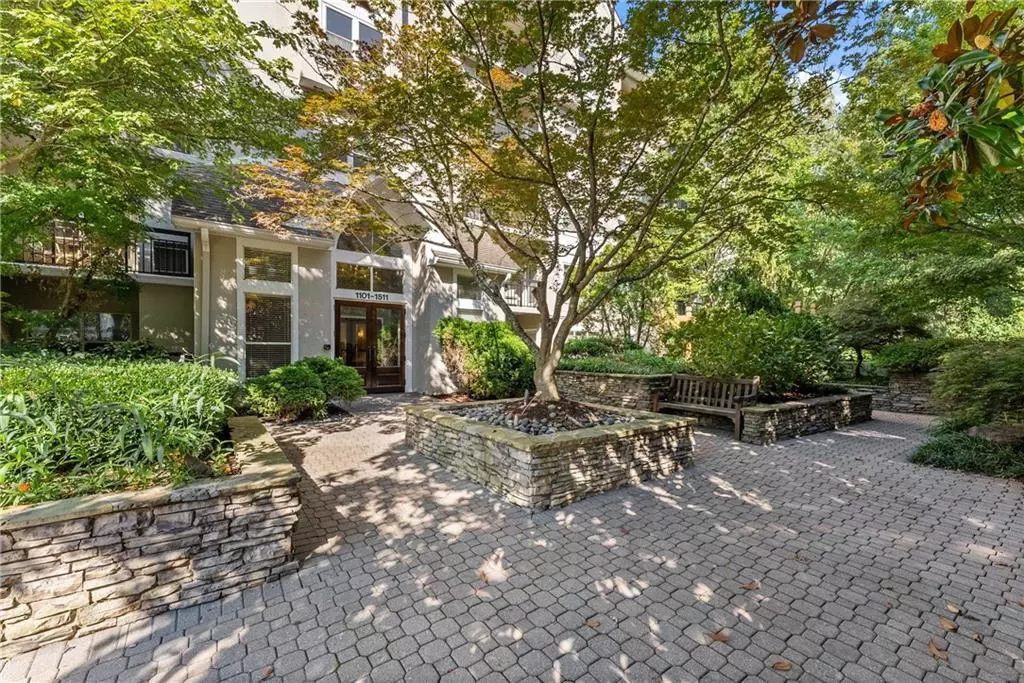 Atlanta, GA 30327,1406 River Green DR NW