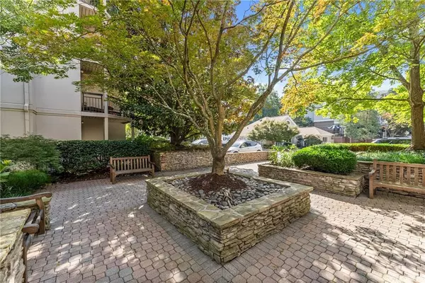 Atlanta, GA 30327,1406 River Green DR NW