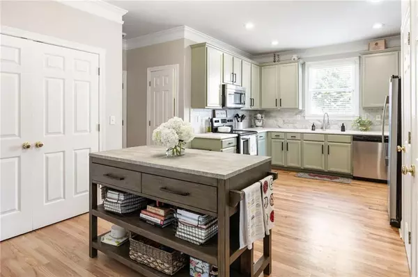 Atlanta, GA 30318,2134 Whittier PL