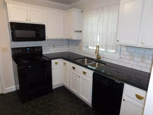 Marietta, GA 30060,482 Hyde DR NE
