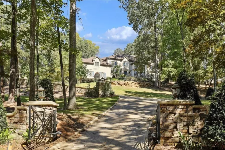 1965 W Wesley RD NW, Atlanta, GA 30327