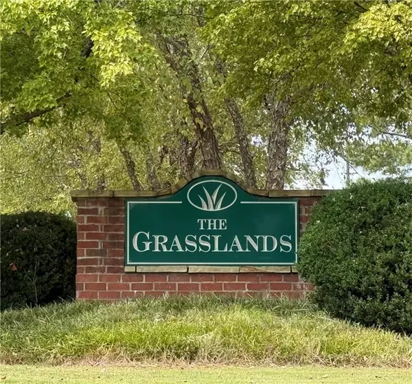 Alpharetta, GA 30004,1815 Lockeway DR #102