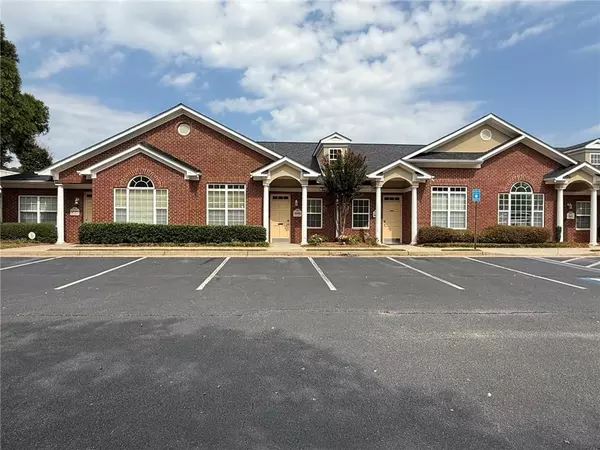 Alpharetta, GA 30004,1815 Lockeway DR #102