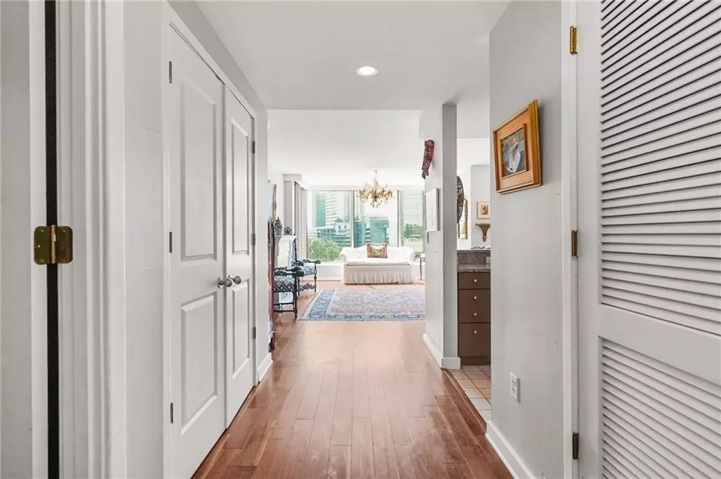 Atlanta, GA 30326,3338 PEACHTREE RD NE #709