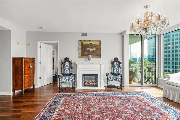 Atlanta, GA 30326,3338 PEACHTREE RD NE #709