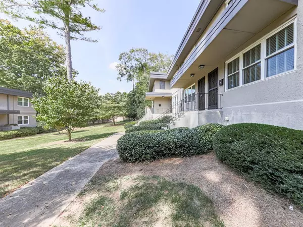 Atlanta, GA 30342,284 Lakemoore DR NE #D