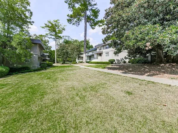 Atlanta, GA 30342,284 Lakemoore DR NE #D